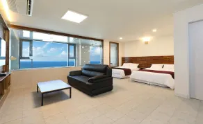 Gangneung K-Poolvilla - Image 3