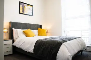 Beautifully Renovated Apartment -central Edinburgh - Image 3