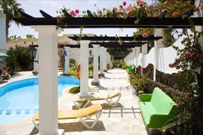 Aparthotel Esquinzio - Image 5