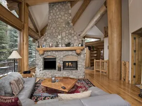 Greenhill Court Vacation Home - Image 5