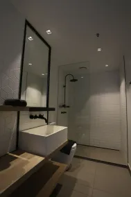 ReadySet Apartments at Stadium - Image 2