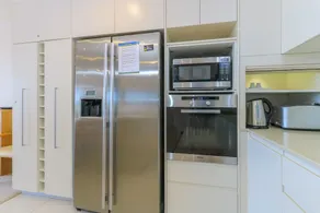 Azura Ocean View Holiday Apartment - Image 2
