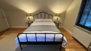 NEW 1BD Contemporary Home Upper Dunblane - Image 3