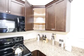 Hampton 3bd 2br near Airport - Image 3