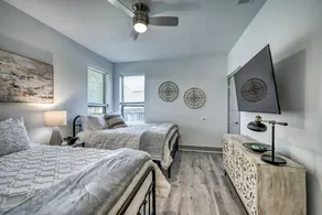 Upscale 5 BR Home With Great Views on Lake Travis - Image 3