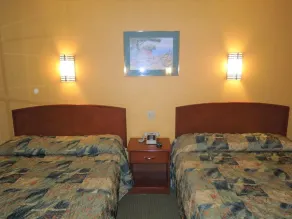 Bay Shore Inn - Image 4