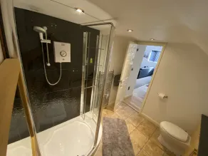 Spacious One Bed Deluxe Apartment in Daventry - Image 2