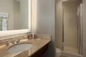Key Bridge Marriott - Image 4