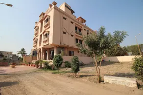 Hotel Paradise For You by OYO Rooms - Image 4