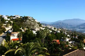 Voll ausgestattete Villa mit Pool, Grill und Garten | Bergblick - Image 5