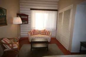 Rent&Dream Villa Malaga Manila - Image 4
