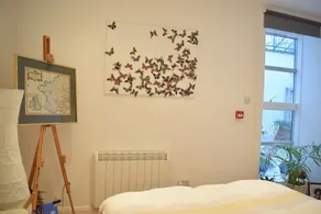 Arty Apartment in Camberwell - Image 3
