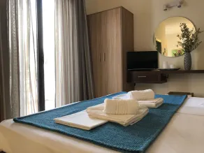 Oleander Apartments - Image 5