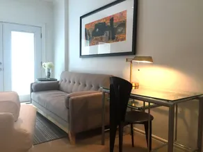 Beautiful Two Level House in Yorkville - Image 2