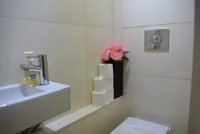 2 Bedroom Home in Angel - Image 5