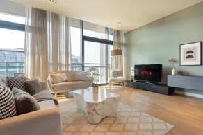 Luxury Apartment, Stroll Away From City Walk! - Image 4