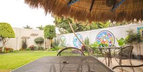 Charming 1 Bedroom Hotel With Pool View - Image 5