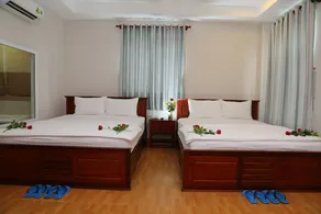 Holiday Hotel - Image 4
