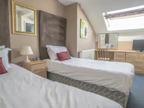 Baytrees Hotel - Image 2