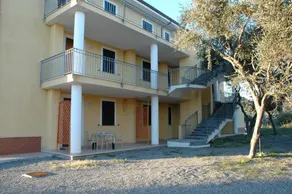 Elvira Residence - Image 4