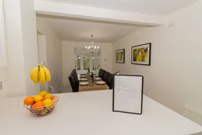 Luxury 5 Bed house in Windsor - Image 2