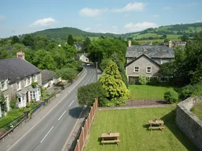 Characteristic House With Large Garden, Near the City Center of Hay-on-wye - Image 5
