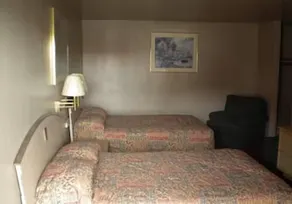 Imperial Motel - Image 5