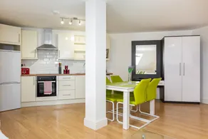 Metro Service Apartments Peterborough - Image 4