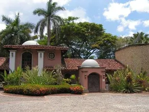 Forest Hills Suites - Image 5
