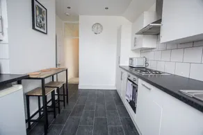 Short Stay Bristol - Ralph Apartment - Image 2