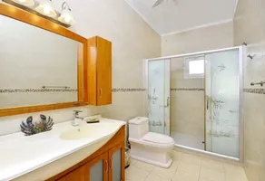 Island Sun Villa - Image 3