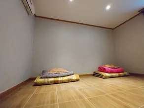 Rich Motel - Image 3