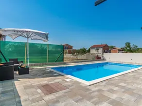 Cozy holiday home with private swimming pool, 12 km away from Nature Park Vrana - Image 3