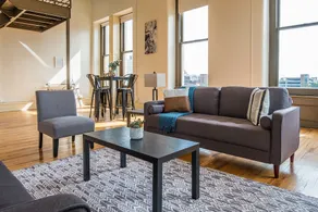 High-Rise Downtown Apts by Frontdesk - Image 5