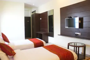 Hotel Sarovar Grand - Image 2