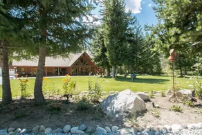 Serenity Pines Lodge - Image 2