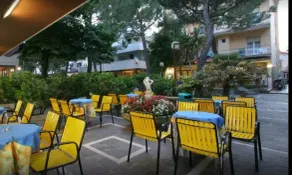 Mon Hotel - Image 3