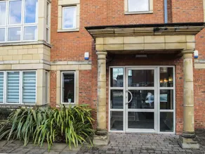 The Cambrian Apartment - Wrexham - Image 3
