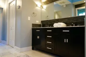 3-Level Bucktown Home - Amazing Outdoors & Parking - Image 5