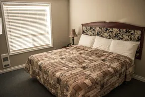 TR Hotel and Suites - Image 3