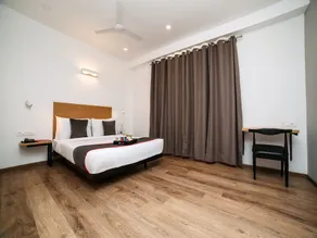 OYO Townhouse 053 Gomti Nagar - Image 3