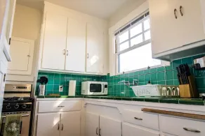 Stunning Alameda One Bedroom - Image 4