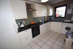 Belfast Modern Apartment - Image 4