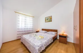 Beautiful Home in Novigrad With Wifi and 4 Bedrooms - Image 4