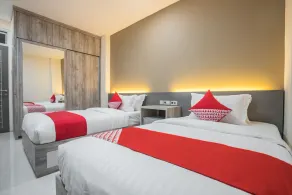 Super OYO 1487 Residence Khoe - Image 3