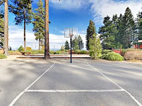 New Listing! Custom Alpine W/ Private Hot Tub 4 Bedroom Home - Image 3