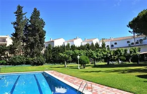 Suitur Apartment With Pool And Tennis Court - Image 4