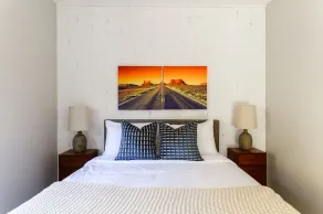 Luna & Stellar by Avantstay Modern Artist's Loft Buyout w/ 10 Brs, Patio & Billiards - Image 4