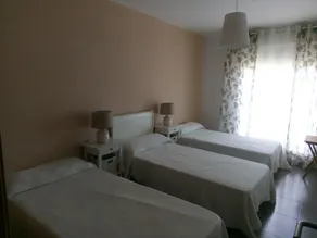 Terraced House 3 Bedrooms - Image 3