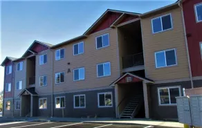 Autumn Leaf Furnished Apartments - Image 4